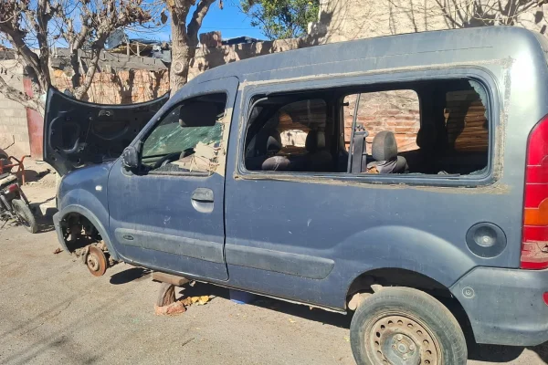 La Policía secuestró un utilitario desmantelada