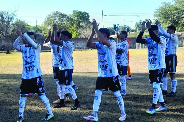 Fútbol: Tesorieri logró un agónico triunfo