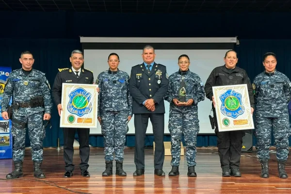 Integrantes de Infanteria femenina culminaron importante curso nacional