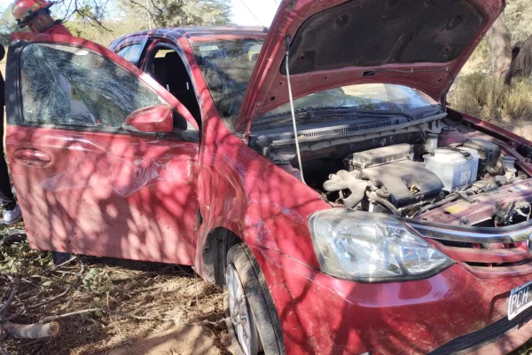 Espectacular vuelco dejó dos mujeres con lesiones leves
