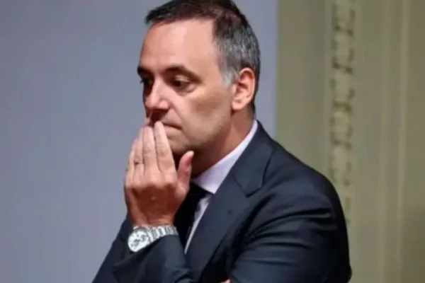 Renunció Manuel Adorni a la Jefatura de Gabinete
