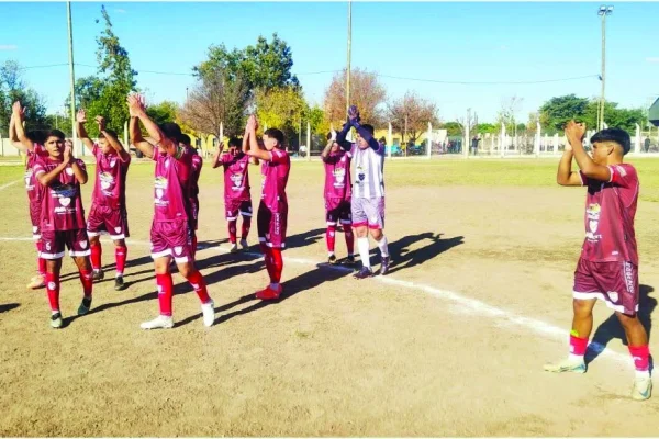 Estudiantes va por el triunfo y la cima del Campeonato