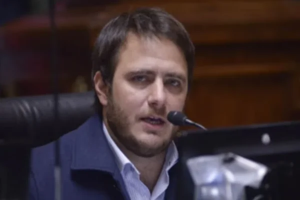 “A Adorni lo echaron los argentinos”: la fuerte crítica de Hernán Reyes tras su salida