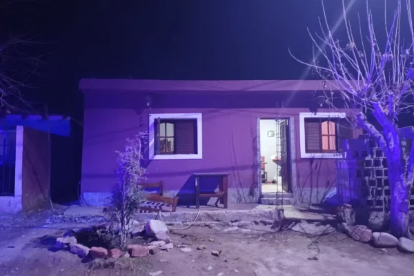 La Policía busca a un sujeto que atacó a fierrazos a su madre y a su cuñada tras una discusión