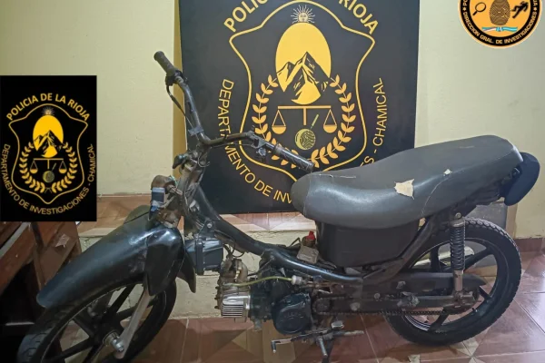 Investigaciones recuperó una motocicleta robada que estaba totalmente desmantelada