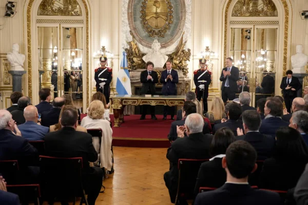 Juró Santilli en la Rosada como nuevo Jefe de Gabinete