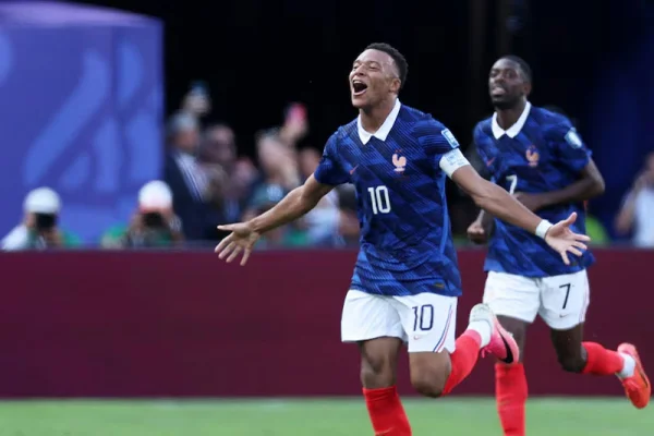 Francia goleó 3-0 a Suecia y jugará ante Paraguay los octavos de final del Mundial 2026
