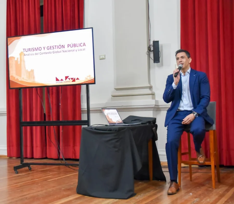 Por la amplia participaci&oacute;n. Reflej&oacute; el inter&eacute;s existente por comprender la realidad que atraviesa la actividad tur&iacute;stica.