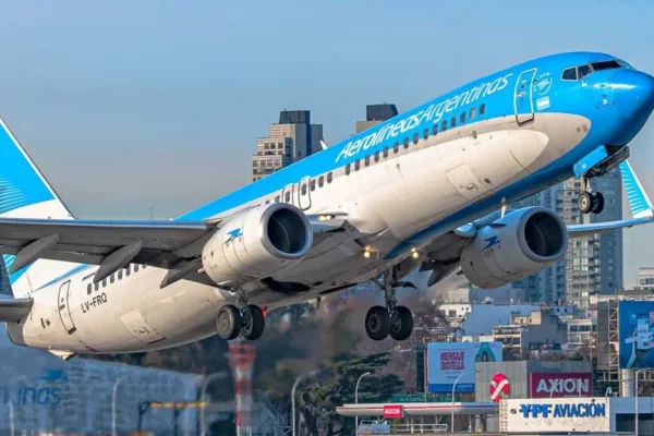 Aerolíneas Argentinas aumenta un 12% su oferta de vuelos en invierno