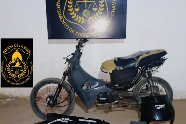 La Policía recuperó una motocicleta robada que estaba oculta en una obra en construcción