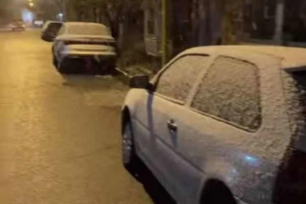 El frío extremo trajo nieve y tiñó de blanco varias zonas del país