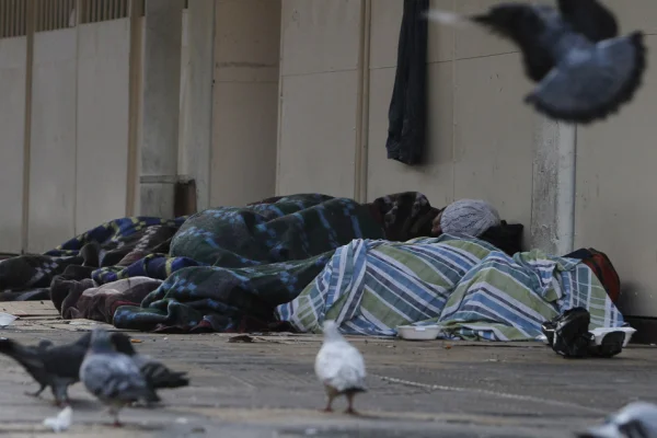 Ante la ola polar en la Provincia, refuerzan la asistencia a personas en situación de calle