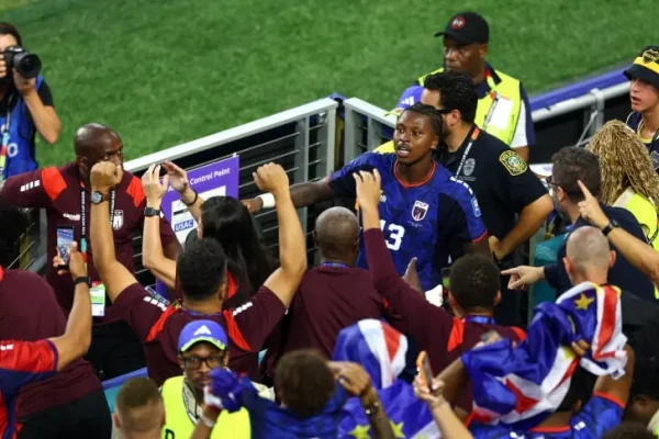El golazo y alocado festejo de Sidny Lopes para Cabo Verde contra la Selección Argentina