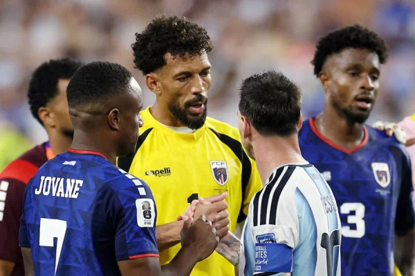 Las cuatro fenomenales atajadas a Lionel Messi de Vozinha, el arquero de Cabo Verde que se hizo viral
