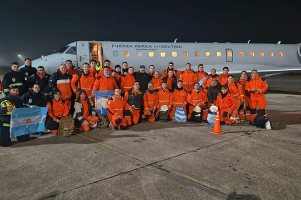 Un nuevo contingente de brigadistas argentinos viaja a Venezuela por los sismos