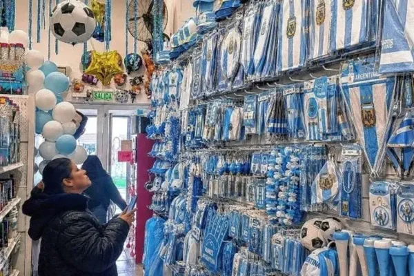 Por el aguinaldo y el Mundial, las ventas minoristas pyme tuvieron una leve mejora