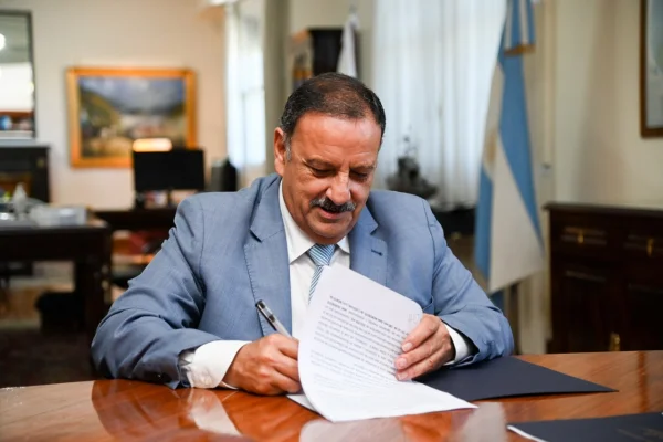 Quintela promulgó la ley que respalda el reclamo territorial de La Rioja a San Juan
