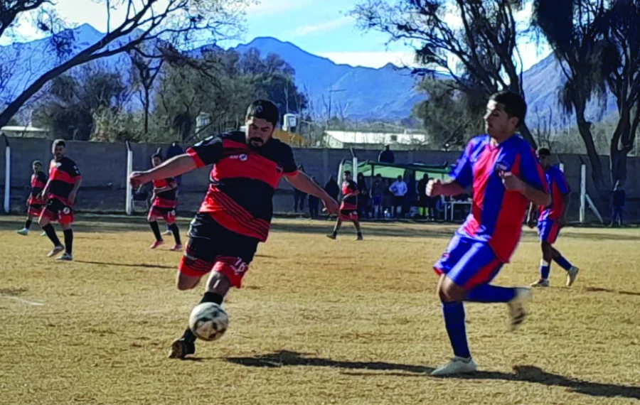 Los Tuneros y Uni&oacute;n Carrizal quedaron a mano.