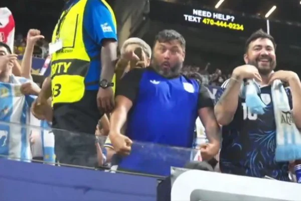 La Fifa investiga a un hincha argentino por racismo contra el influencer IShowSpeed