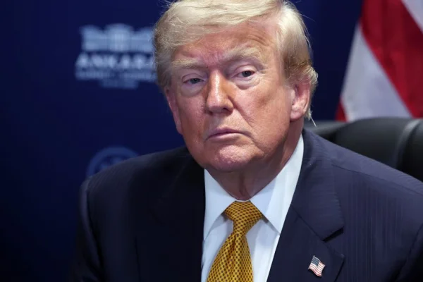 Trump dice que EE.UU. podría atacar a Irán de nuevo esta noche
