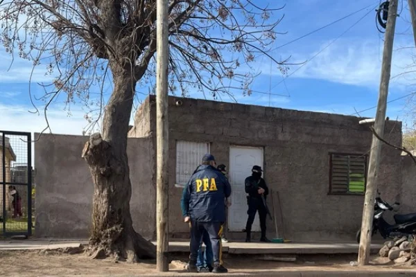 Desarticulan un punto de venta de estupefacientes y detienen a un hombre