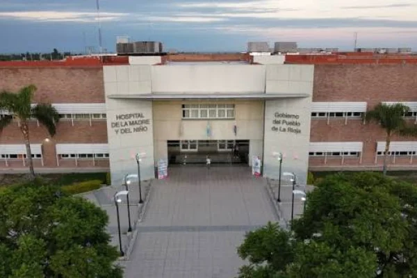 Un niño de 11 años sufrió una descarga eléctrica al intentar conectar un celular