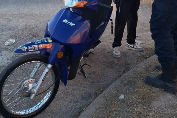 Menor de 17 años iba alta velocidad en la zona sur y la policía le retuvo el rodado