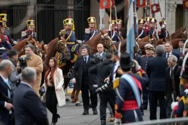 Sin Villarruel, Javier Milei participa del Tedeum patrio escoltado por su nuevo Gabinete