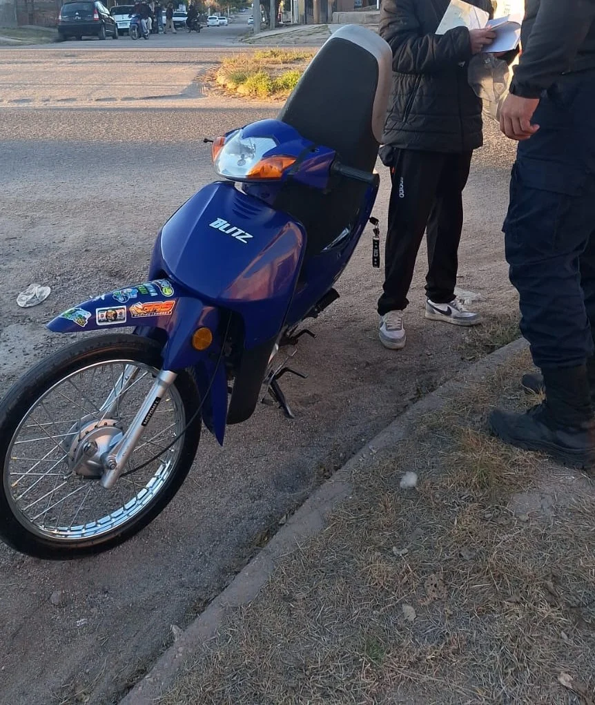 Menor de 17 años iba alta velocidad en la zona sur y la policía le retuvo el rodado