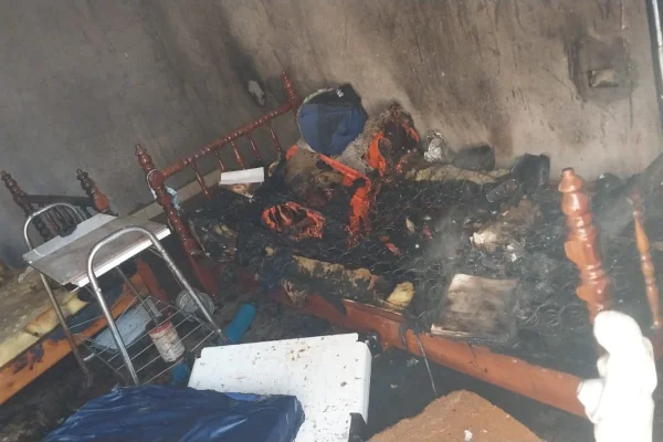 Incendio causó daños materiales en una casa de la capital