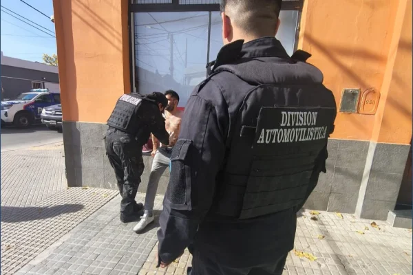 Escena de celos terminó con un hombre apuñalado en el centro de la Capital