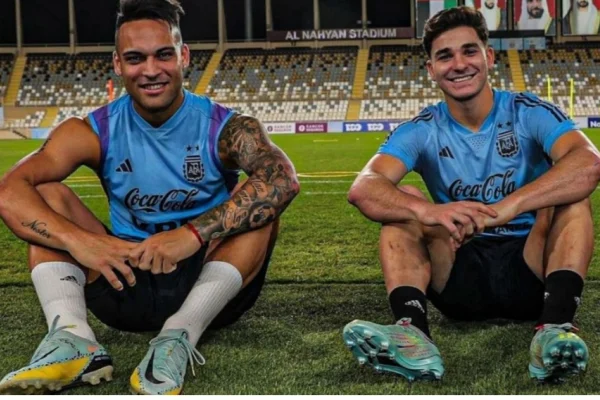 “Juega uno solo”: la duda de Scaloni entre Lautaro Martínez y Julián Álvarez