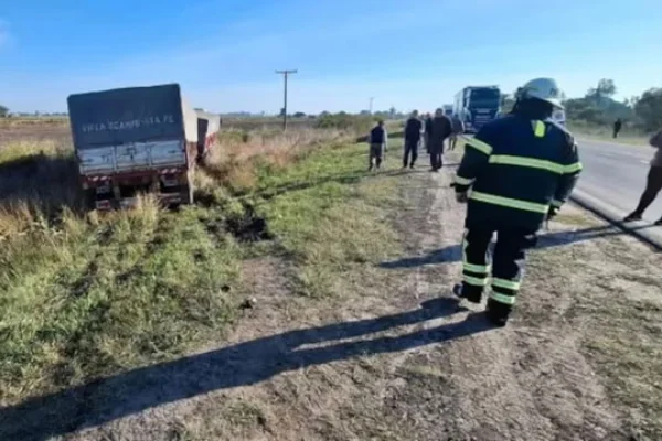 Un hombre murió y cuatro personas resultaron heridas en un choque frontal en Santa Fe