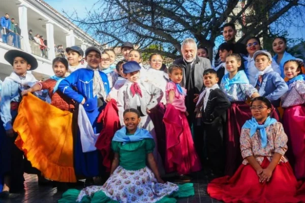 Una celebración que evocó  acordes del Pericón Argentino