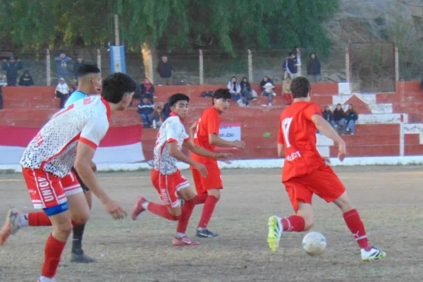 Fútbol de Chilecito: El Rojo fue contundente ante la 
