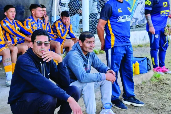 Fútbol: Javier Brizuela dejó de ser el DT de Defensores de la Boca