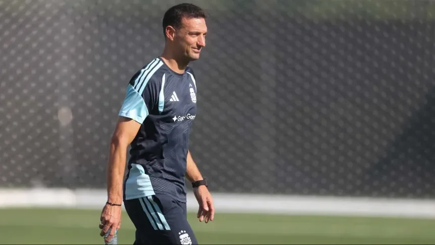 La Selección Argentina se entrenó por última vez en Kansas City y Scaloni no dio indicios del equipo