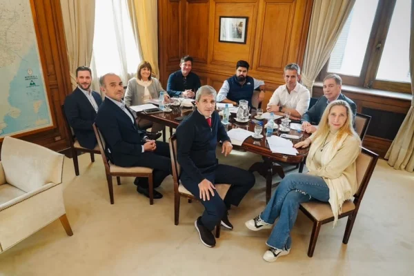 La mesa política se reunió durante más de dos horas con foco en la gestión de las próximas semanas