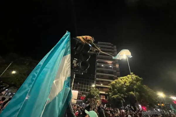 De Ushuaia a La Quiaca: el país festejó el triunfo de la Selección y el pase a la final