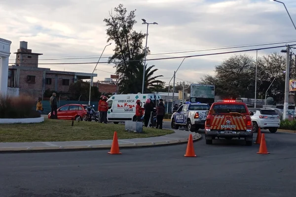 Motociclista herido tras un choque con un automóvil