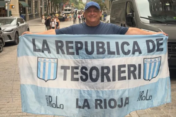 Hinchas riojanos llevan su pasión hasta la final del Mundial