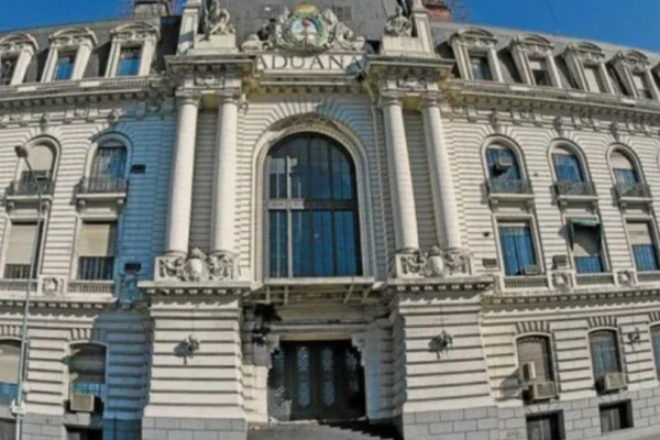 Milei reformó el régimen aduanero postal