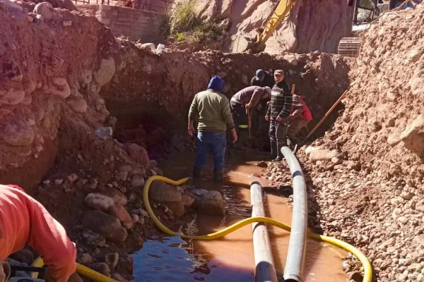 Famatina: construyen una segunda galería filtrante para mejorar el suministro de agua.