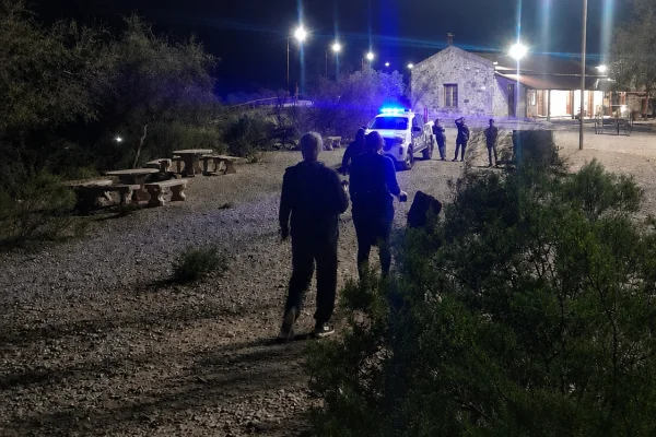 Madre e hija se desorientaron durante una caminata en el cerro y fueron rescatadas por la policía