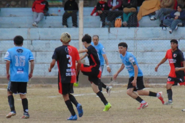 Aburrido empate sin goles entre Atlético y Newell's en otro clásico de Chilecito