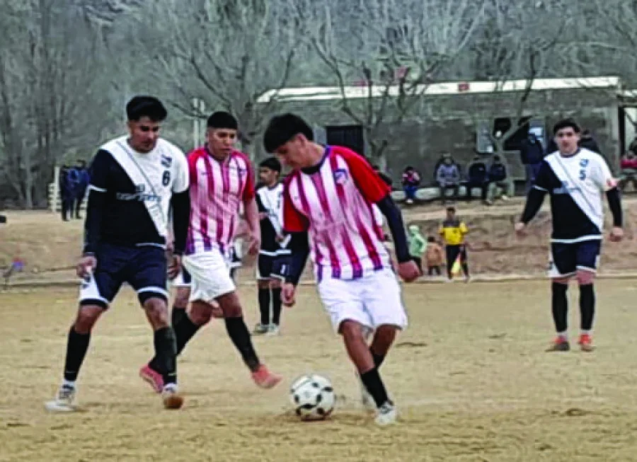 San Vicente gole&oacute; y es l&iacute;der.