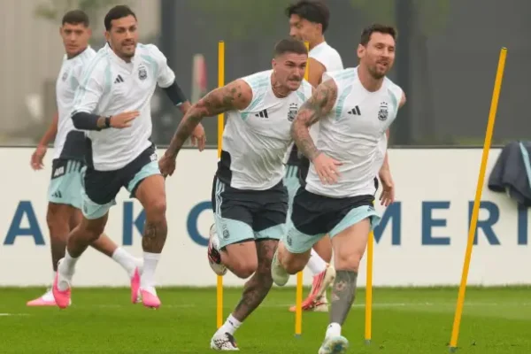 Scaloni confirmó la formación para la Final