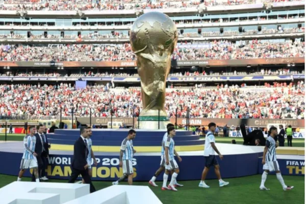 El Gobierno Nacional confirmó que no habrá festejo y que solo organizará una recepción en Ezeiza
