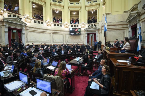 Senado: LLA anunció que donará el aumento de las dietas que ahora rozarán los $12 millones