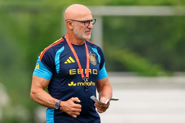 El técnico de España Luis De la Fuente confesó qué le dijo a Scaloni tras ganarle la final del Mundial
